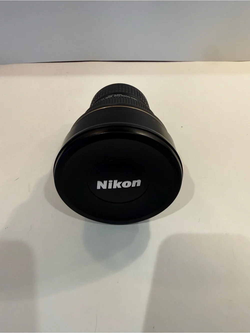 Nikon 14-24mm f/2.8 AF-S Nikkor Wide-Angle Zoom Lens - Black with Gold Trim